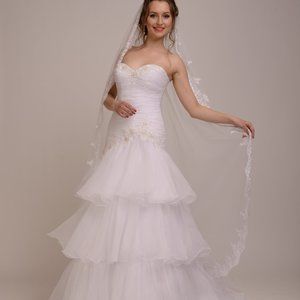 Maggie Sottero tiered Wedding dress white NWT, size 2